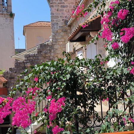 Apartments Renaissance Old Town Budva Buitenkant foto